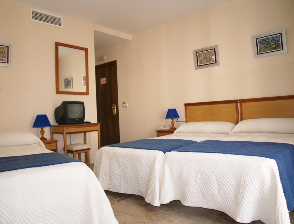Hotel Al-Yussana Lucena Room photo