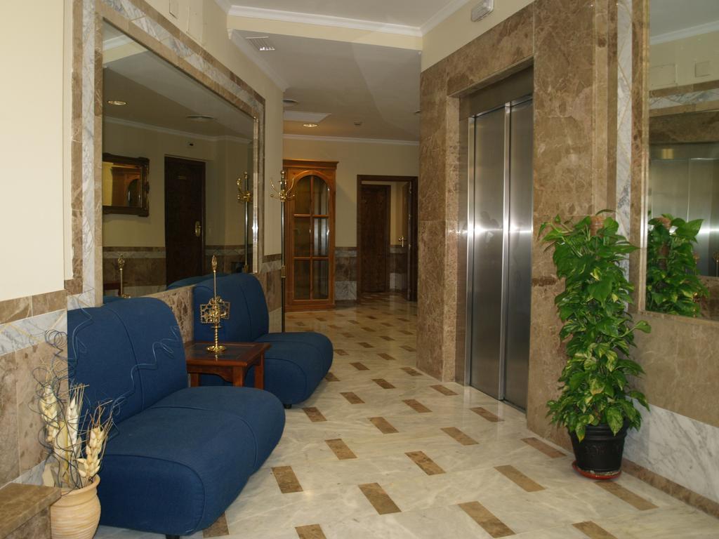 Hotel Al-Yussana Lucena Exterior photo